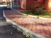 Укладка бордюра на пешеходных дорожках