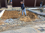 Укладка бордюра у выхода с частной территории