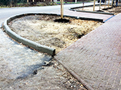 Укладка бордюра для ограждения газонов